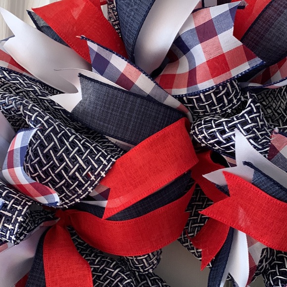 Red white and blue patriotic wreath - Picture 3 of 3